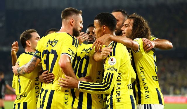 Kadıköy'de 6 gollü gece! Fenerbahçe Konyaspor'u rahat geçti