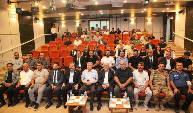 Atayurt Ahlat Derneği “Kızıl Elma Doktrini”ni tanıttı