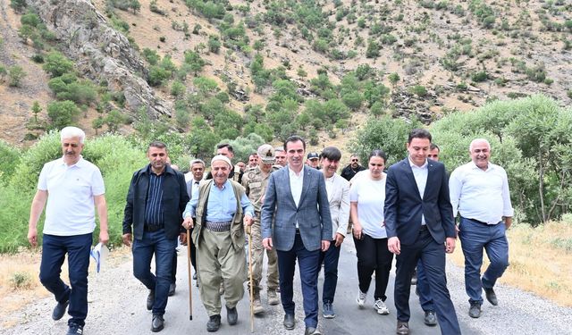 Vali Karakaya, Hizan'da inceleme ve ziyaretlerde bulundu