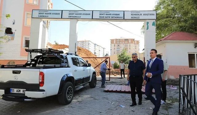 Mahir Ayabak İlkokulu ve Ortaokulu yeniden inşa ediliyor