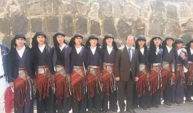 Bitlis halkoyunlarında “özgün kıyafet” çağrısı