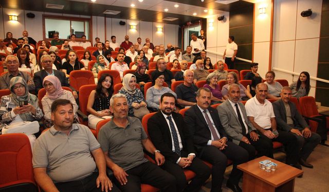 Ahlat’ta “Osmanlı Döneminde Ahlat” söyleşisi düzenlendi