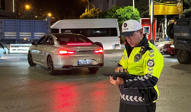 Tatvan’da 11 noktada geniş kapsamlı asayiş uygulaması: 7 aranan şahıs yakalandı
