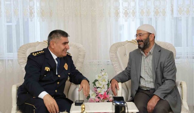'Vatandaşlarımızla iletişimimizi daima karşılıklı güven ve saygı üzerine kuracağız'
