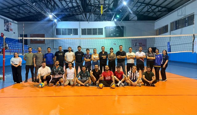 Tatvan’da gençler voleybol turnuvasında buluşuyor