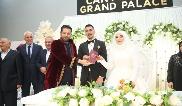 bitlispostasi.com imtiyaz sahibi Serdar Adıyaman dünya evine girdi
