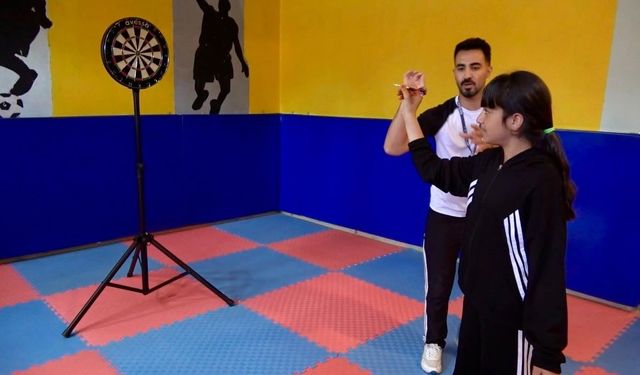 Ağrı'da 171 okula 22 bin 200 spor malzemesi dağıtıldı