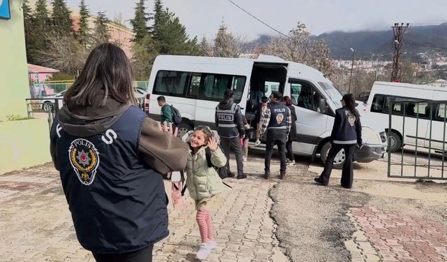 Tunceli'de okul çevrelerinde 4 bin 242 kişi sorgulandı