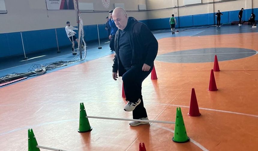 Engelli bireyler her Çarşamba spor salonunda buluşuyor