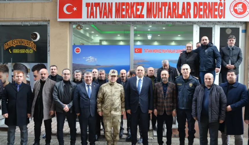 Tatvan Kaymakamı Demir muhtarlarla buluştu