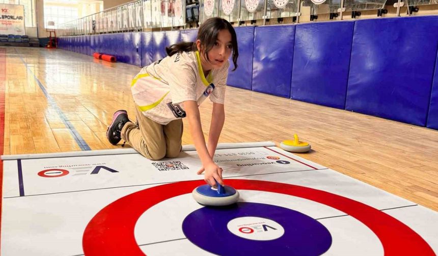 Hakkari’de ilk defa "Floor Curling" müsabakaları yapıldı