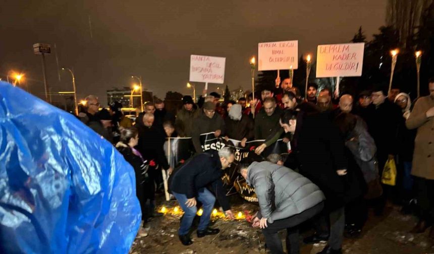 Malatya’da depremde hayatını kaybedenler 04.17’de unutulmadı