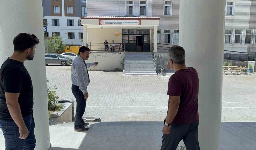 Yeni eğitim yılı öncesi Tatvan’da bakım zamanı
