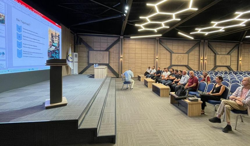 Tatvan'da gazetecilere seminer: Haklar ve dijital medya gündemde