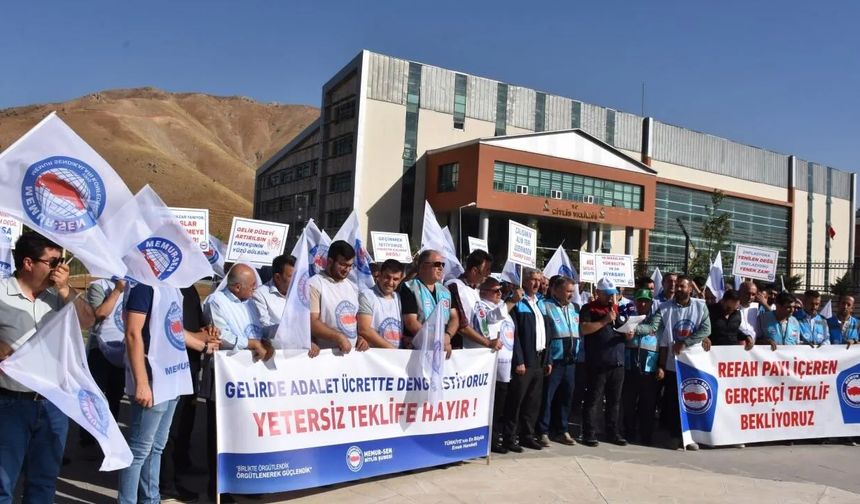 Memur Sen Bitlis İl Temsilciliği, zam teklifini protesto etti