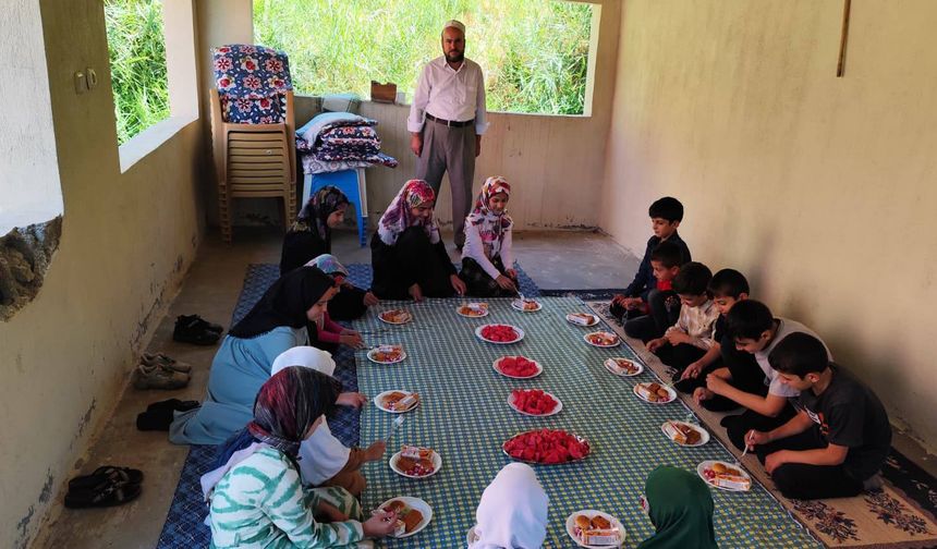 Mutki’deki Yaz Kur’an Kursu hem öğretiyor hem eğlendiriyor