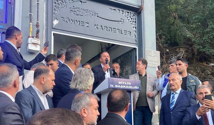 Yavuz Ağıralioğlu Bitlis’te