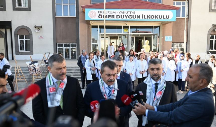 Milli Eğitim Bakanı Tekin: "On binlerce insan, 60 binin üzerinde insanın şehit edildiği bir soykırım sürecini yaşıyoruz"