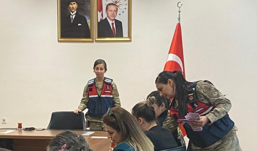 Kadın güvenlik güçlerinden KADES tanıtımı