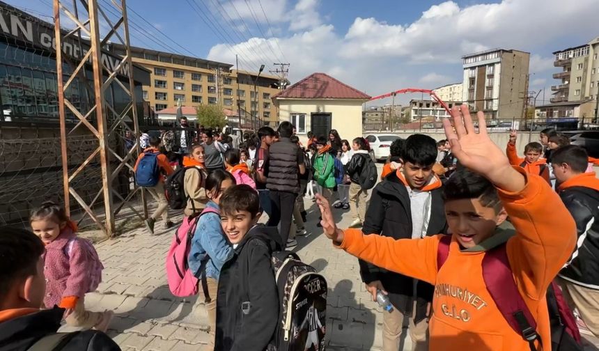 Yüksekova’da 30 bin öğrenci için 9 günlük "ara maraton" başladı