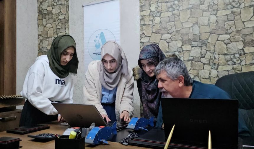 ASAD’dan genç mühendislere Otonom Robot Balık Programlama eğitimi