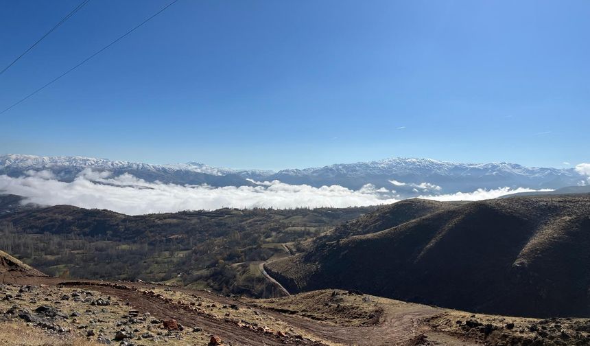Hizan’ın "Gayda Köyü" sise büründü