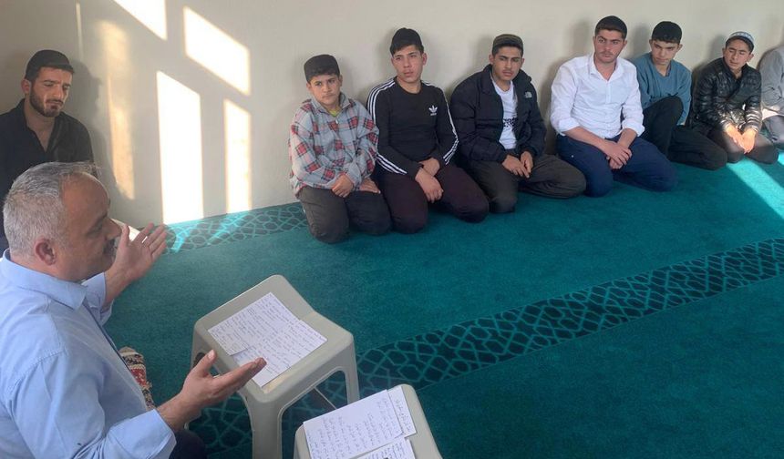 Mutkili öğrencilere Peygamberimizin ahlakı anlatıldı