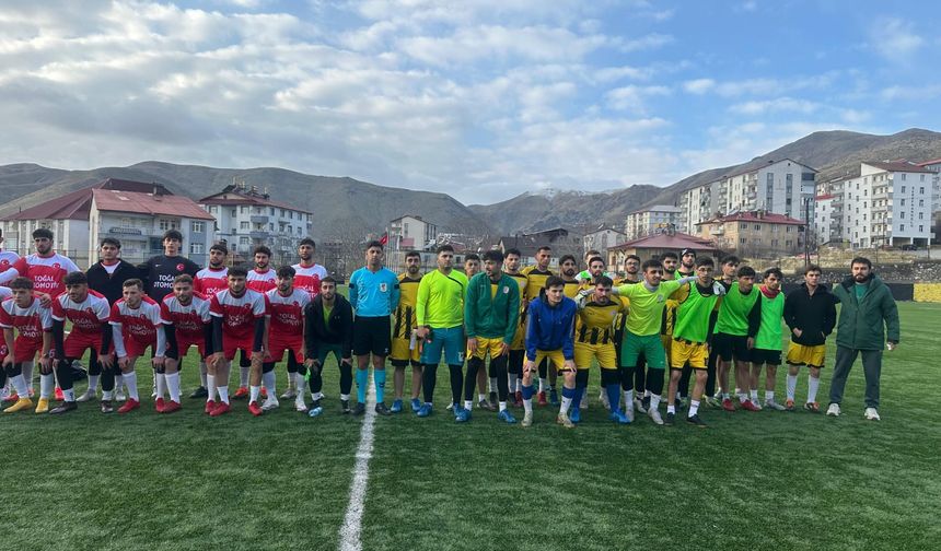 Adilcevaz KYK, Bitlis Futbol Turnuvasında Şampiyon Oldu