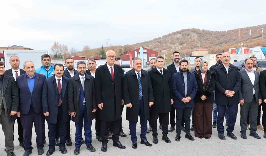 Bingöl’ün acil sağlık filosu güçleniyor: 5 ambulans ve 2 UMKE aracı hizmete alındı