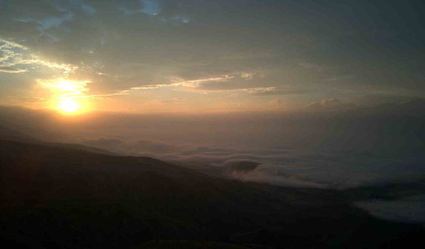 Erzincan'da siz adete görsel şölen oluşturdu