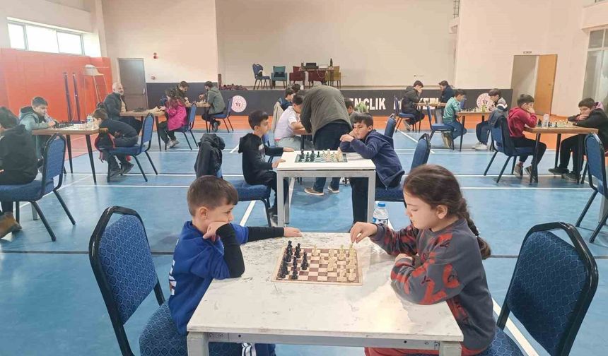 Hakkari’de satranç il birinciliği müsabakaları başladı