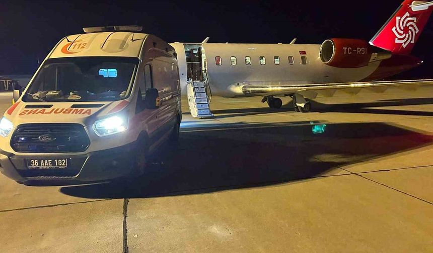 Kars'ta ambulans uçak 44 günlük bebek için seferber oldu