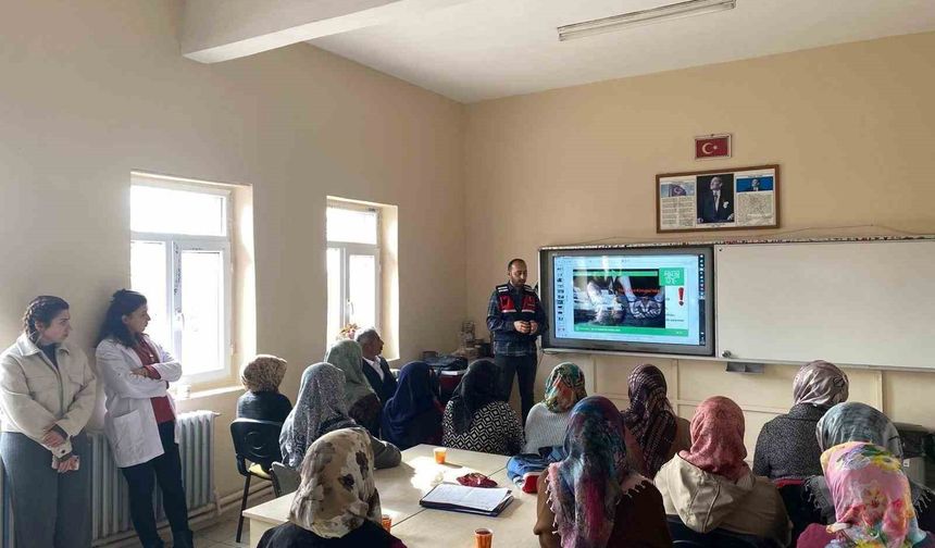 Kars'ta jandarmadan 'En İyi Narkotik Polisi Anne' eğitimi verildi