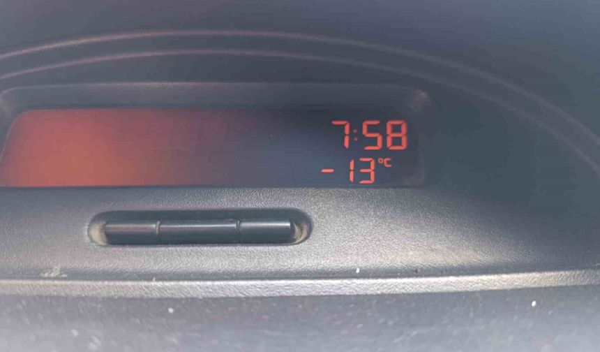 Kars'ta kent adeta buz tuttu