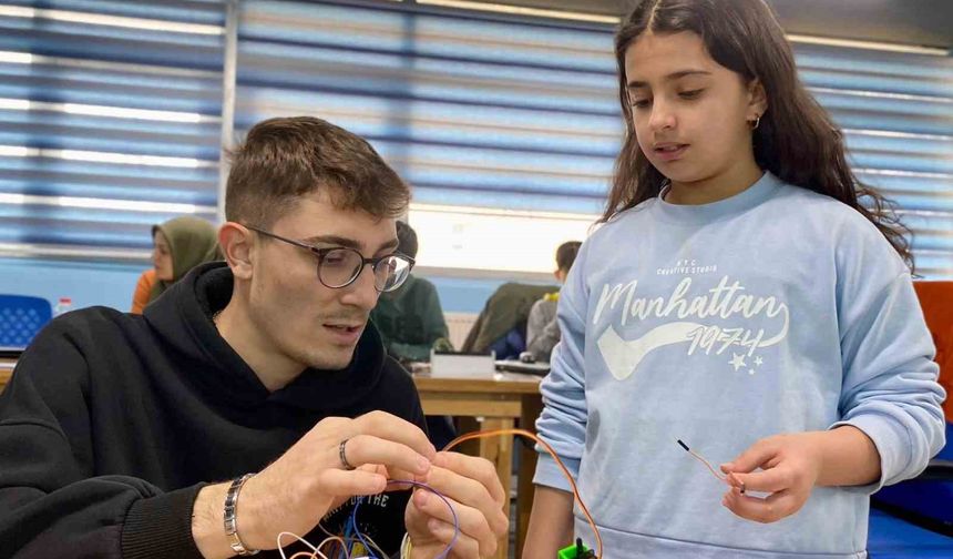 Muş'ta 'İleri Robotik' eğitimleri devam ediyor