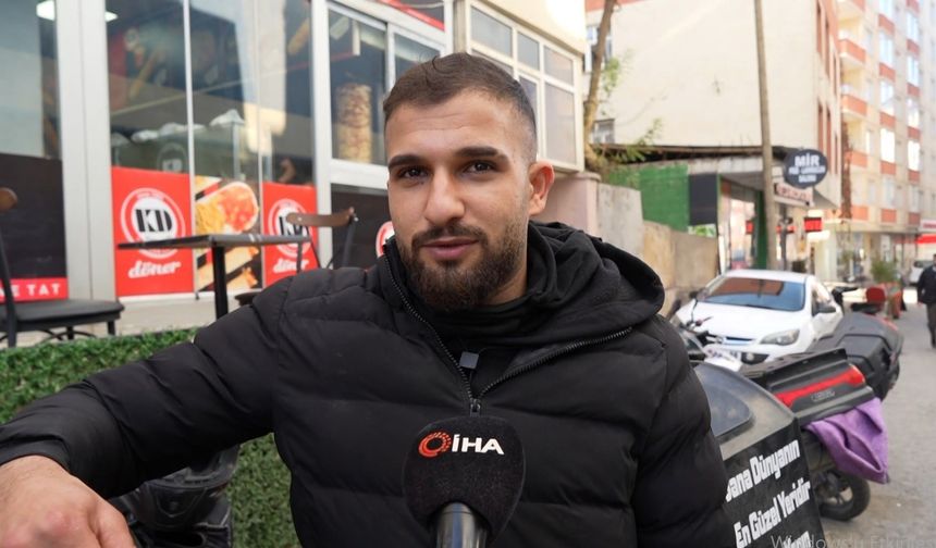 Muş'ta polis, üşüyen kuryeye eldivenini vererek örnek davranış sergiledi