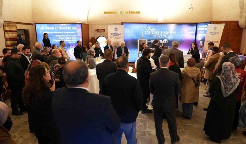 Tahtalı Hamam Müzesi'nde 'Bir Kent, Bir Tarih, Bir Kadraj' fotoğraf sergisi yoğun ilgi gördü