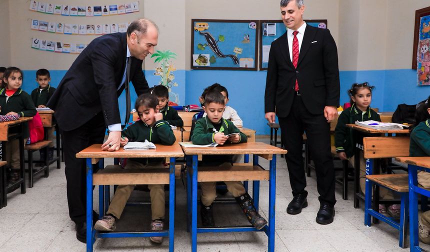 Bitlis İl Milli Eğitim Müdürü’nden Ovakışla’da Öğrencilere ve Öğretmenlere Ziyaret