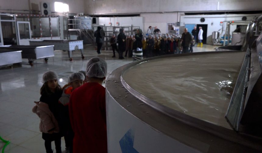 Vangölü İlkokulu öğrencilerinden yerli üretime anlamlı ziyaret