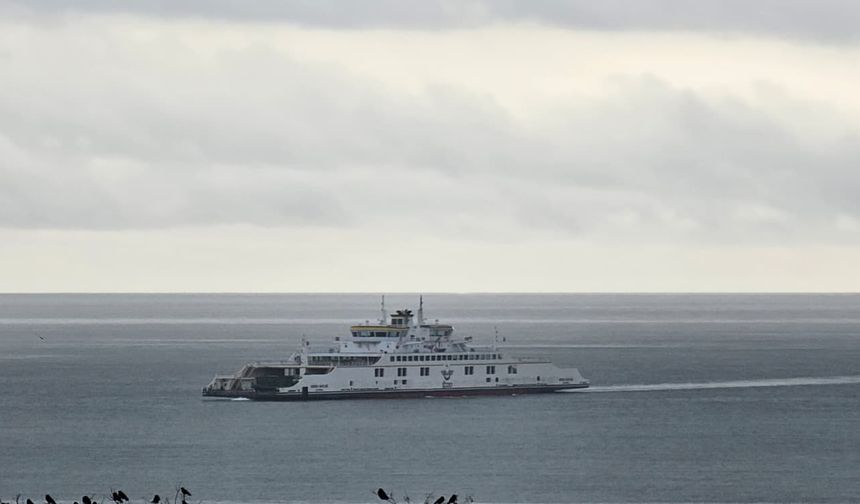 Yağmur eşliğinde İdris-i Bitlisi feribotundan kartpostallık görüntüler