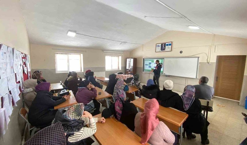 Akyaka’da anneler uyuşturucuyla mücadele konusunda bilgilendirildi