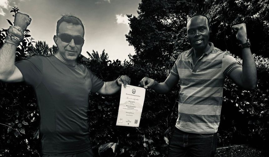 Hakkarili dağcı Afrika’nın zirvesinde