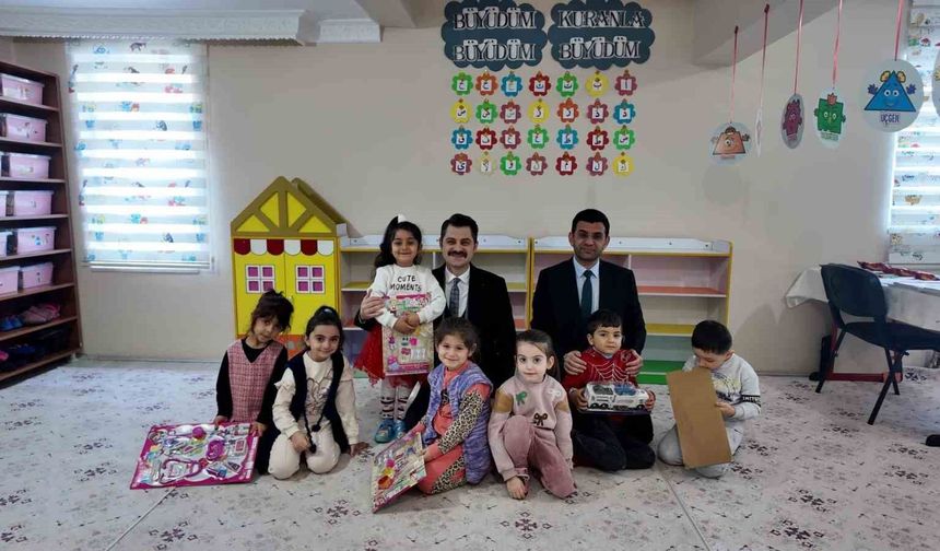 Kaymakam Yılmaz'dan 4-6 yaş Kur'an kursuna ziyaret