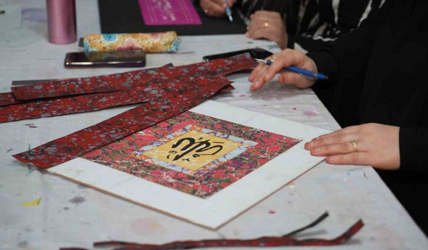 Muş'ta şehit yakınları ve gaziler ebru sanatıyla buluştu