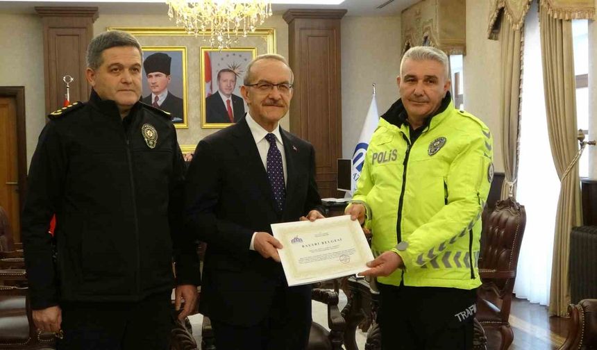 Polis memurunun duyarlı davranışı ödüllendirildi