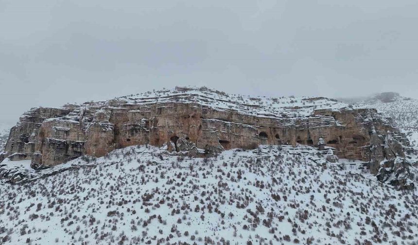Tarihi vadi kar manzarasıyla hayran bıraktı