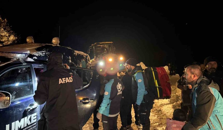 Tunceli'de ekipler 6,5 aylık hamile kadın için zamanla yarıştı