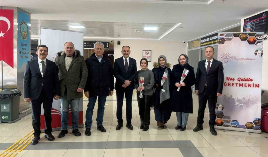 Van'a yeni atanan öğretmenlere anlamlı karşılama