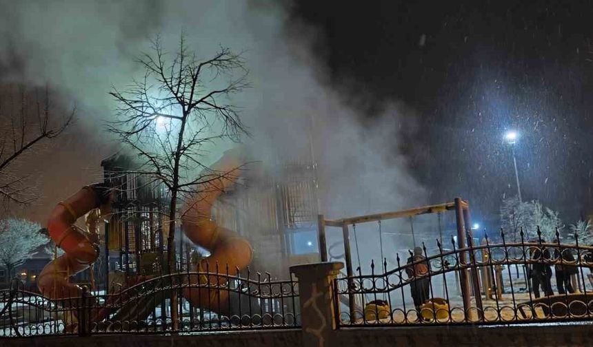 Van’da çocuk parkına saldırı: Oyun parkını ateşe verildi