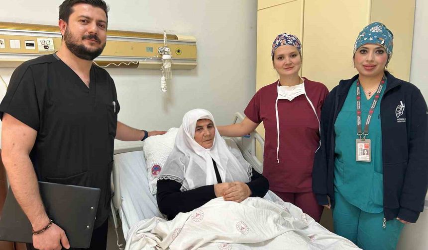 Van’da yenilikçi operasyon: Göğüs kafesi açılmadan akciğerin yarısı çıkarıldı